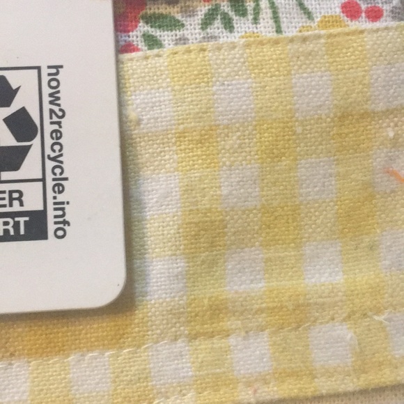 New 2 pc. Mommy & Me Apron Set Mom & Daughter - Picture 7 of 7